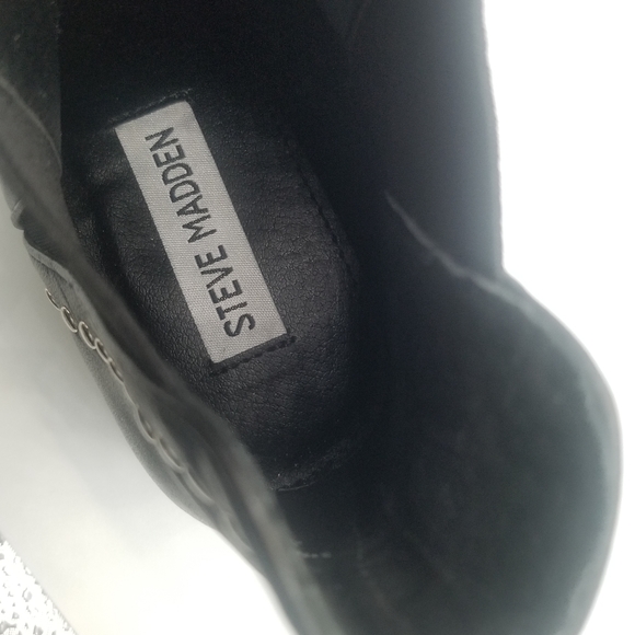 STEVE MADDEN CADE Black Leather Studded Pull On Bootie - Picture 3 of 10